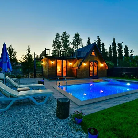 Astonishing Tiny House With Private Pool Close To Lycian Way In Oludeniz بيت للعطل